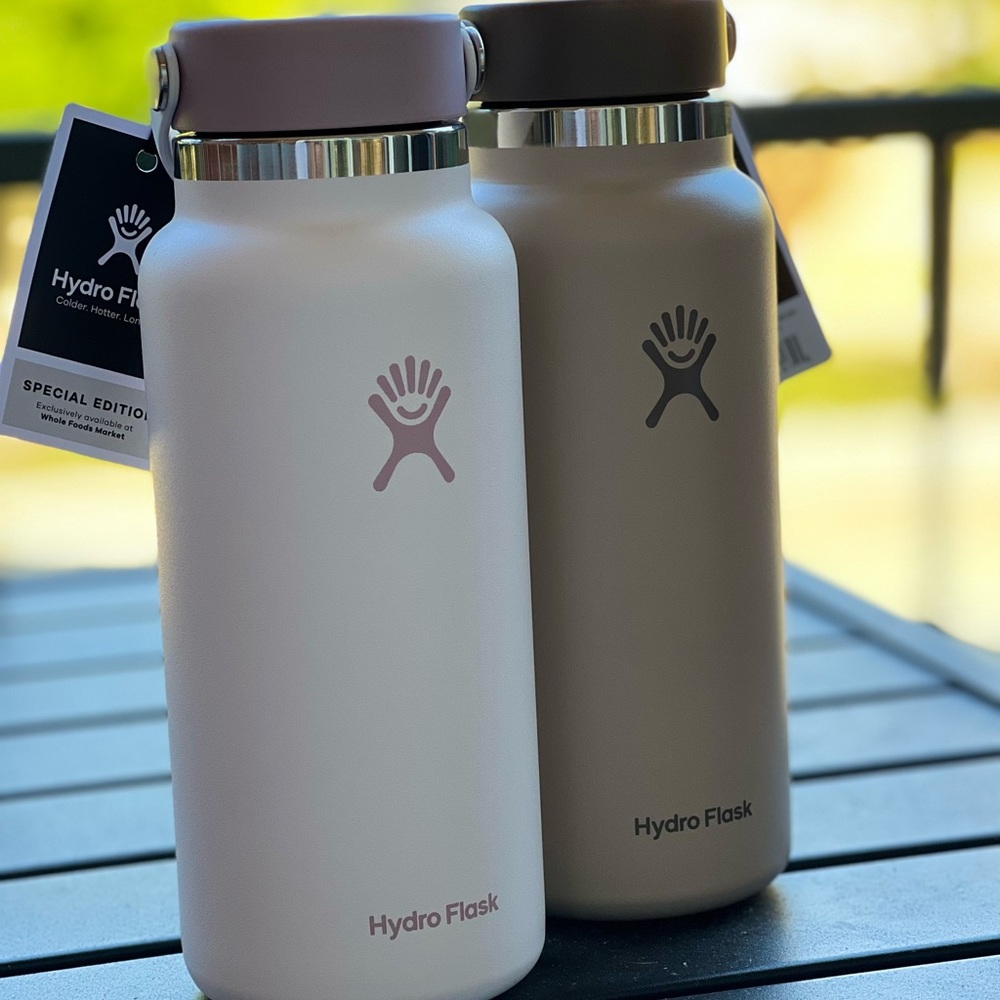 BRAND NEW IN BOX limited edition Hydroflask- Juneberry 32oz